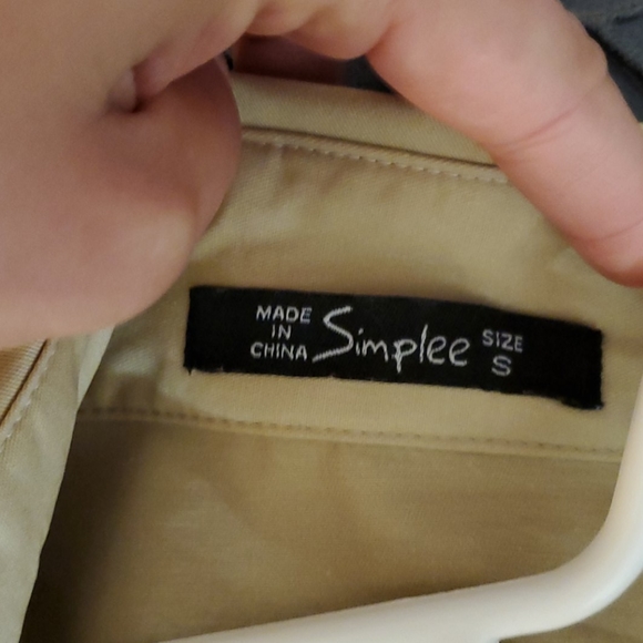 Beautiful tan trenchcoat with grey plaid detail - Picture 6 of 6